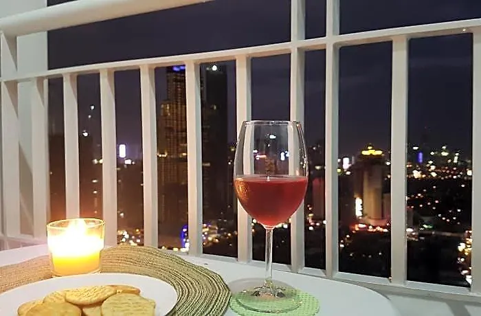 At Jazz Makati Hotel 5*